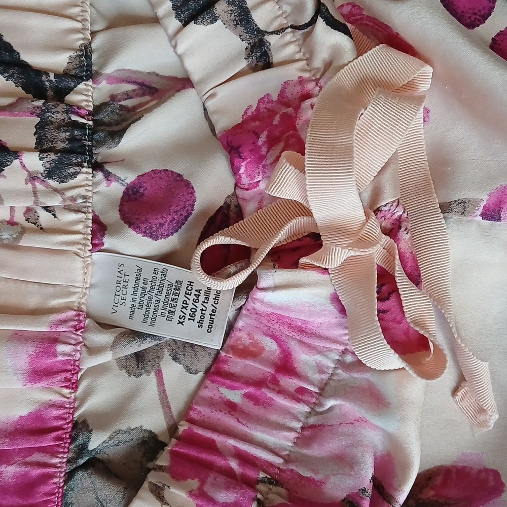 Victoria's Secret Pink Roses Satin Lounge Pajama Pants With Pockets. Size XS - Picture 8 of 17